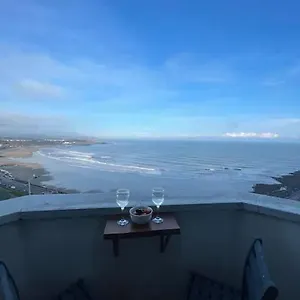 Apartment Spectacular 2 Bedroom Balcony Sea View Flat, Scarborough