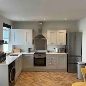 Apartment Stunning Sea View 2 Bedroom Flat In, Scarborough